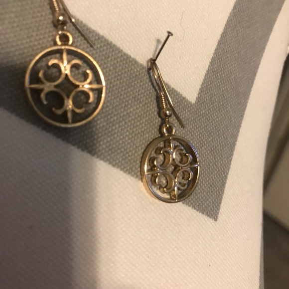 Necklace & earring set - Picture 2 of 6